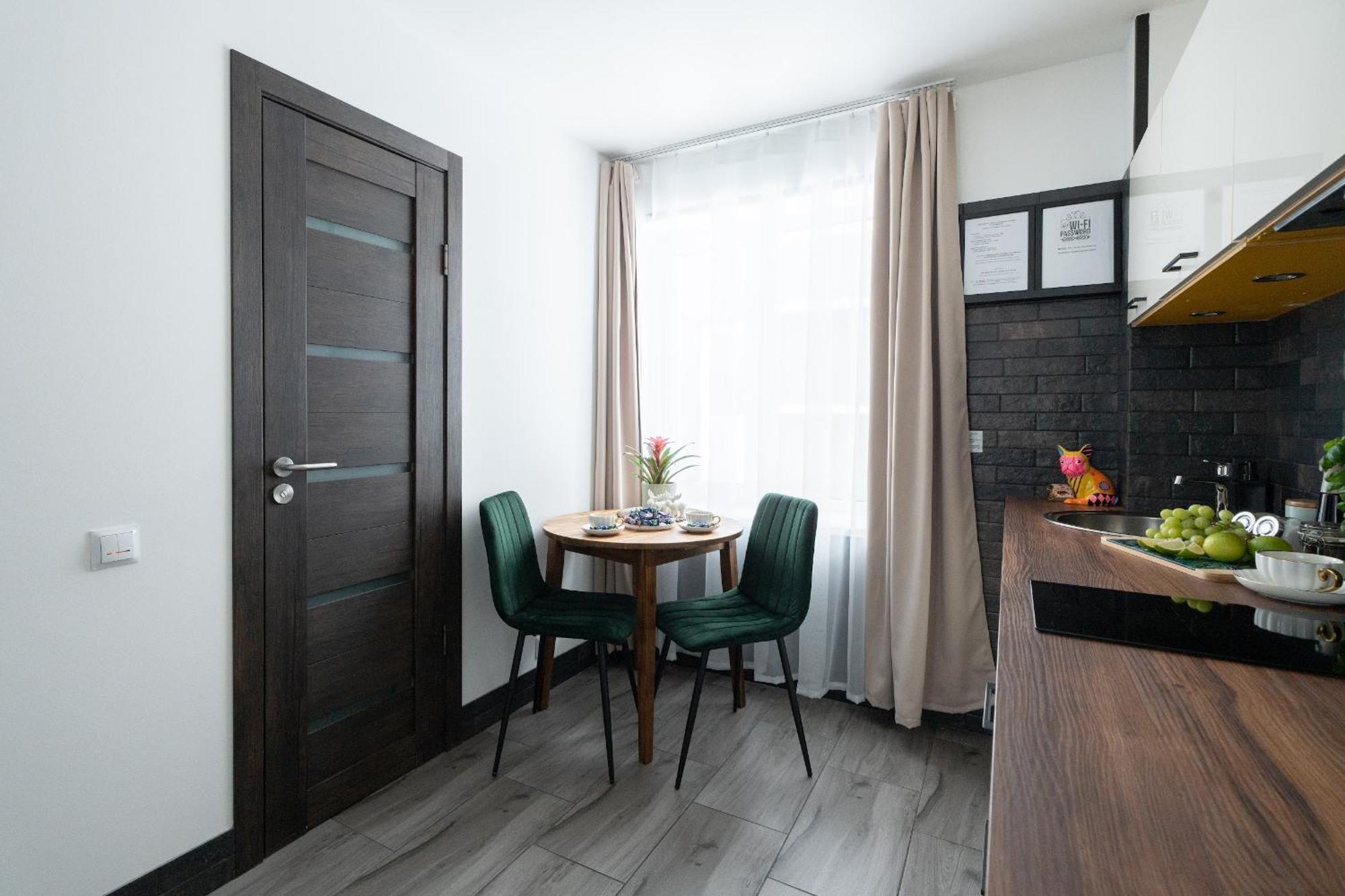 Green Garden & Private Parking Apartments With Playground Riga Exterior photo