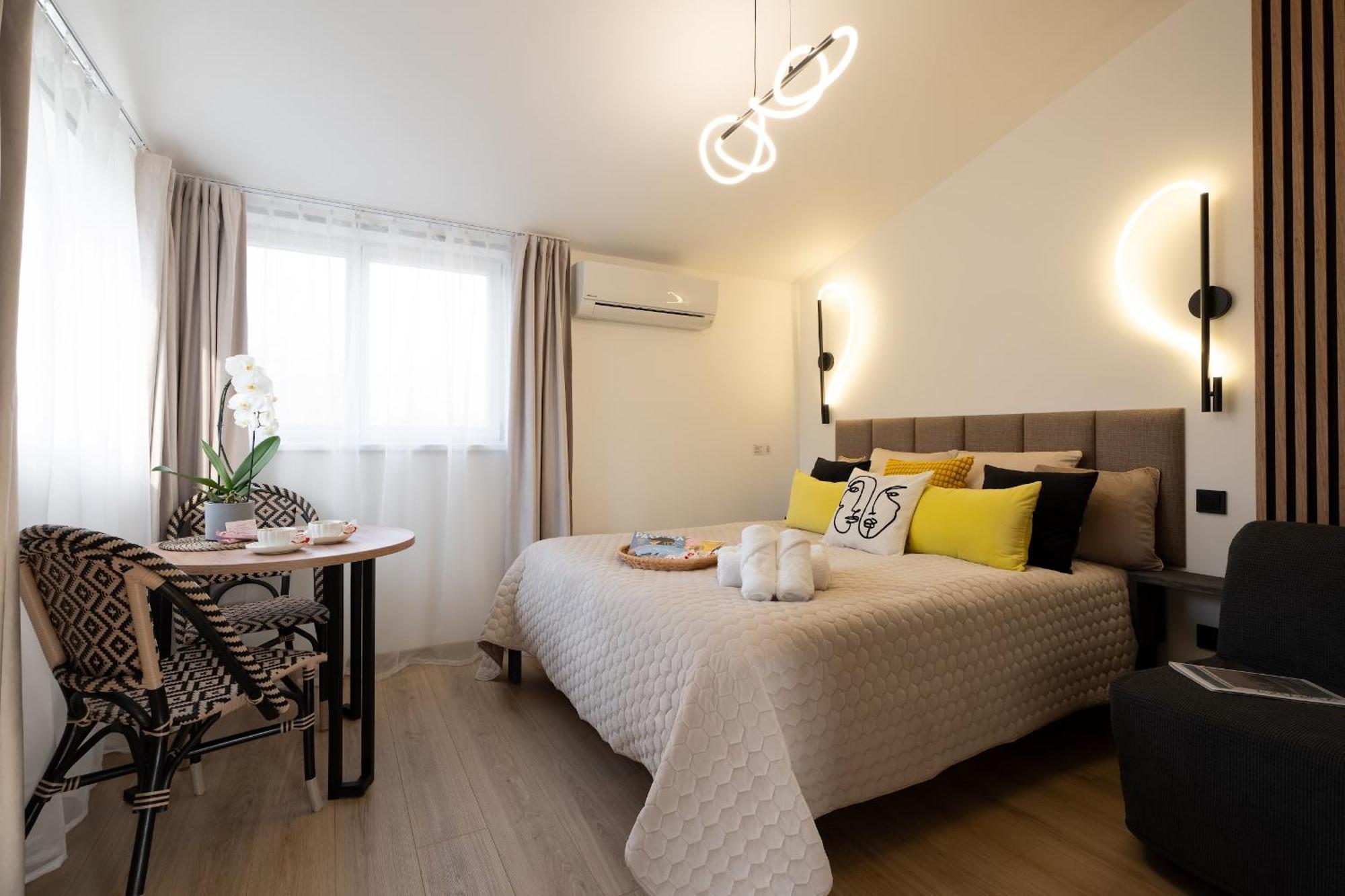 Green Garden & Private Parking Apartments With Playground Riga Exterior photo